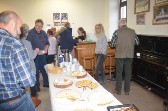 gute Gespräche bei Kaffee und Kuchen